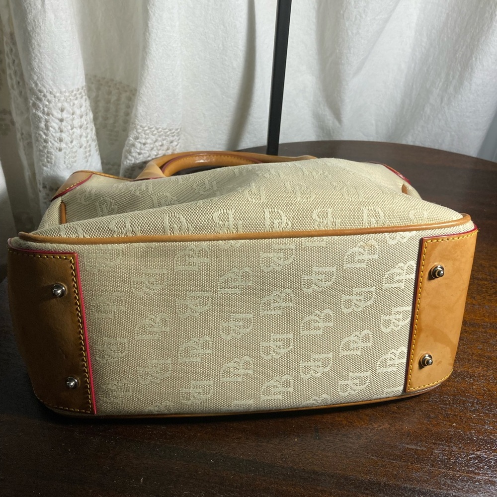 Elegant Dooney and Bourke, Beige J7752238 vintage Handbag - Picture 5 of 12